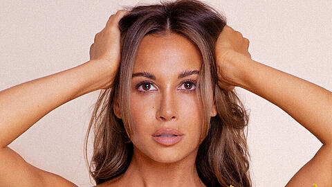 Mandy Capristo nutzt Make-up nur noch, "um die besonderen Merkmale, die jeder in seinem Gesicht hat, hervorzubringen".