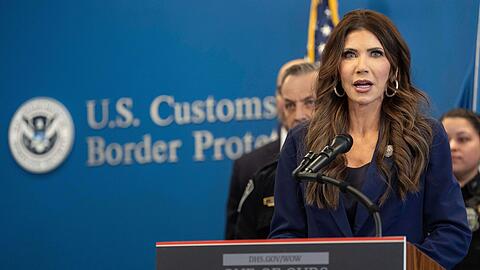 Als erste Ministerin der aktuellen Trump-Regierung muss US-Heimatschutzministerin Kristi Noem gehen. (Archivfoto)