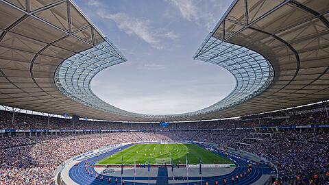 Blick über das ausverkaufte Olympiastadion in Berlin