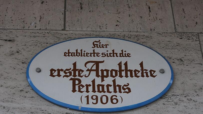 ...und das ist das Schild mit dem historischen Hinweis. ...und das ist das Schild mit dem historischen Hinweis.