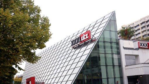 Endgültig geschlossen: Das XXXLutz-Möbelhaus an der Theresienwiese. Endgültig geschlossen: Das XXXLutz-Möbelhaus an der Theresienwiese.