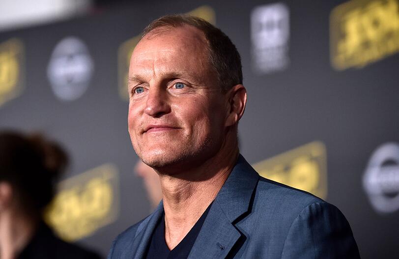 Woody Harrelson hatte sich mit seinem Vater am Ende und trotz allem "gut verstanden", wie er sagte. Woody Harrelson hatte sich mit seinem Vater am Ende und trotz allem "gut verstanden", wie er sagte.