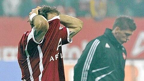 Zwei Stammspieler des Club, die kaum gleichwertig zu ersetzen sind: Javier Pinola (li.) hat sich ins Aus gespuckt, Mike Frantz liegt mit einer fiebrigen Infektion flach.