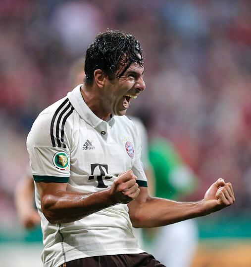 Bester Schnitt: Claudio Pizarro. Ist zwar altersbedingt nur noch eine Teilzeitkraft, aber eine ganz virtuose &ndash; vier Pflichtspieltreffer in nur 425 Einsatzminuten macht im Schnitt alle 106 Minuten ein Tor. Da kommt bei Bayern nicht mal Top-Torjäger Thomas Müller (bisher 20 Tore, alle 123 Minuten eins) ran.
