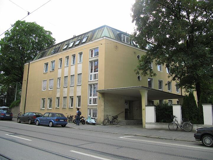 An manchen Ecken weht auch noch der Charme der 50er Jahre durchs Viertel.