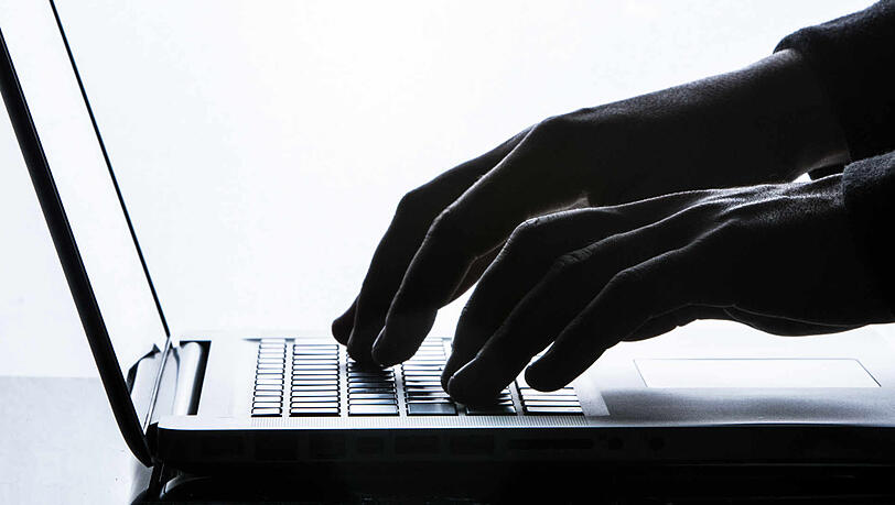 Über 100.000 Euro erbeutete der Love-Scammer von der Münchnerin. Über 100.000 Euro erbeutete der Love-Scammer von der Münchnerin.
