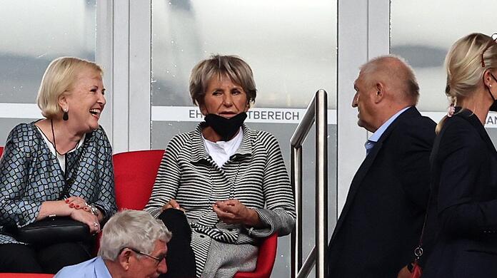 Gattin des verstorbenen Bombers: Uschi Müller.