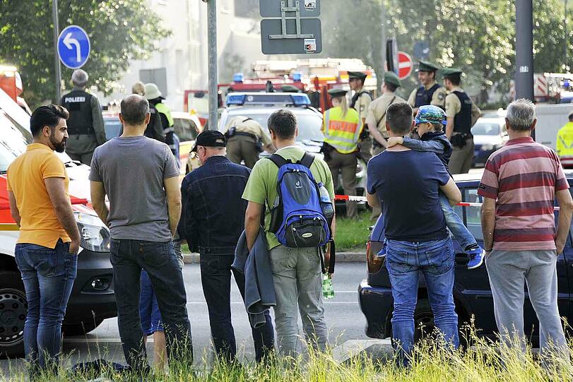 In Milbertshofen brannten zehn Autos in einer Tiefgrage. Es entstand ein enormer Sachschaden.