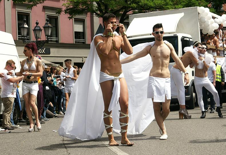 Tausende Schwule und Lesben sorgen am Samstag für gute Stimmung in der Münchner Innestadt. Die AZ zeigt die ausgeflipptesten Bilder vom Christopher Street Day.