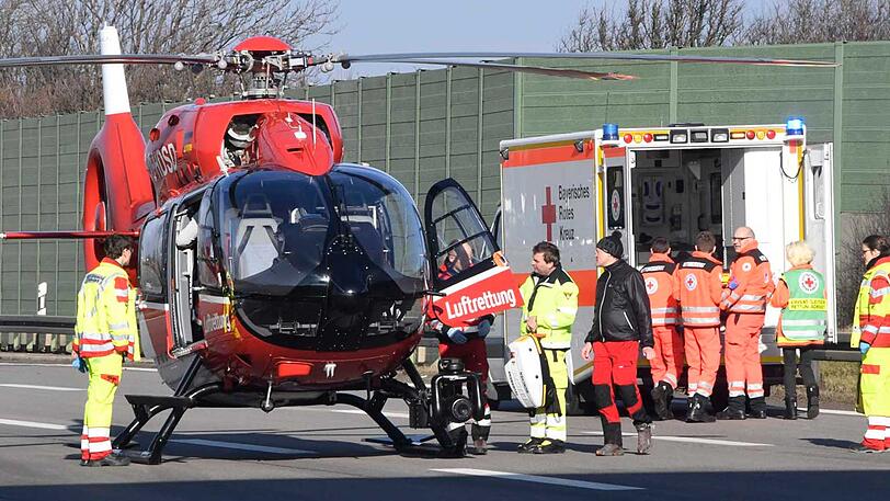 Er kam unter laufender Reanimation mit einem Rettungshubschrauber in ein Krankenhaus.