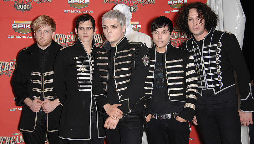 2006 gelang My Chemical Romance mit dem Album "The Black Parade" und diesen Outfits der Durchbruch 2006 gelang My Chemical Romance mit dem Album "The Black Parade" und diesen Outfits der Durchbruch
