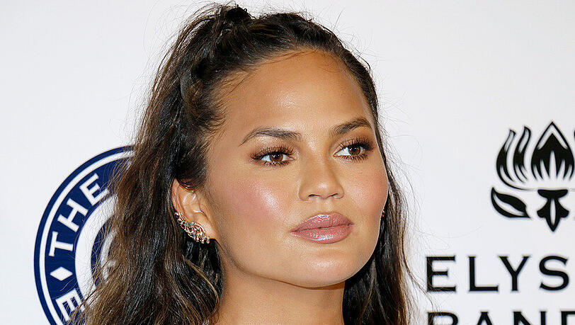 Chrissy Teigen muss derzeit, schwanger mit dem dritten Kind, das Bett hüten. Chrissy Teigen muss derzeit, schwanger mit dem dritten Kind, das Bett hüten.
