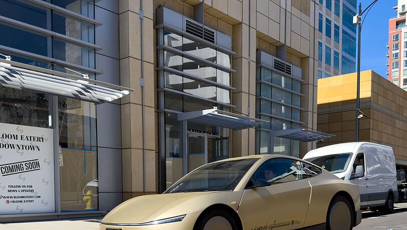 Auch Teslas geplantes Robotaxi ohne Lenkrad und Pedale soll nur mit Kameras als Sensoren auskommen. (Archivbild)