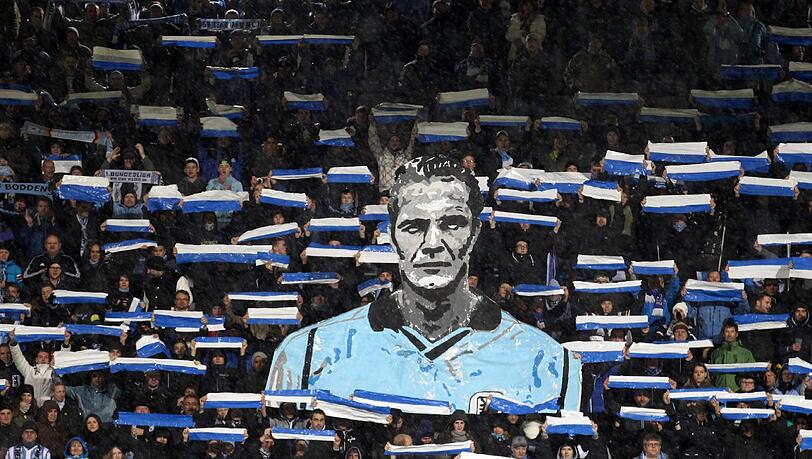 Den Löwen-Fans ist Olaf Bodden natürlich in bester Erinnerung geblieben. Sie feiern ihn mit seinem riesigen Konterfei. Den Löwen-Fans ist Olaf Bodden natürlich in bester Erinnerung geblieben. Sie feiern ihn mit seinem riesigen Konterfei.