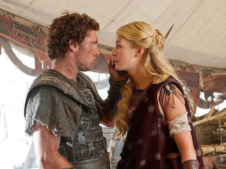 Perseus (Sam Worthington) und Andromeda (Rosamund Pike) kämpfen Seite an Seite