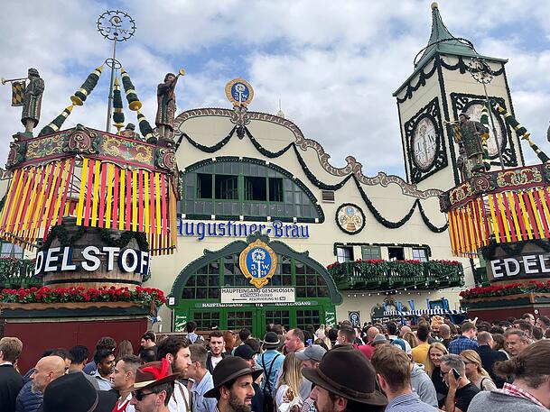 Bei Augustiner sind die Türen am Samstagnachmittag bereits zu. Bei Augustiner sind die Türen am Samstagnachmittag bereits zu.