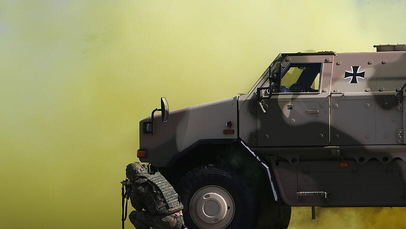 Ein Soldat bei einer Übung. Müsste die Bundeswehr der Polizei bei einem großen Terroranschlag zur Hilfe kommen? Foto: Sebastian Willnow Ein Soldat bei einer Übung. Müsste die Bundeswehr der Polizei bei einem großen Terroranschlag zur Hilfe kommen? Foto: Sebastian Willnow