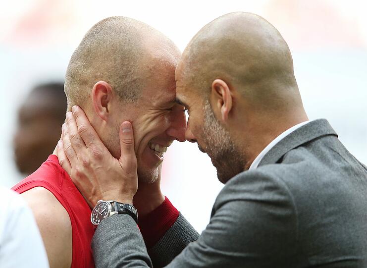 So sehen Sieger aus! Die Bayern gewinnen den 24. Meistertitel