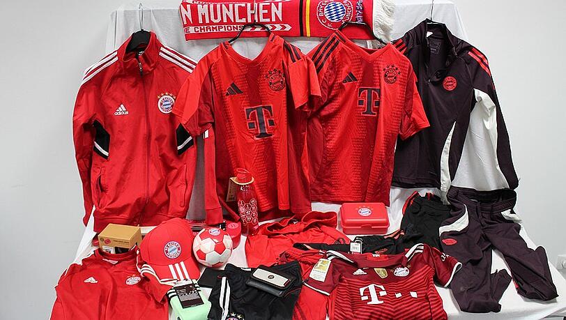 Auch Fans des FC Bayern können bei der MVG-Versteigerung fündig werden. Auch Fans des FC Bayern können bei der MVG-Versteigerung fündig werden.