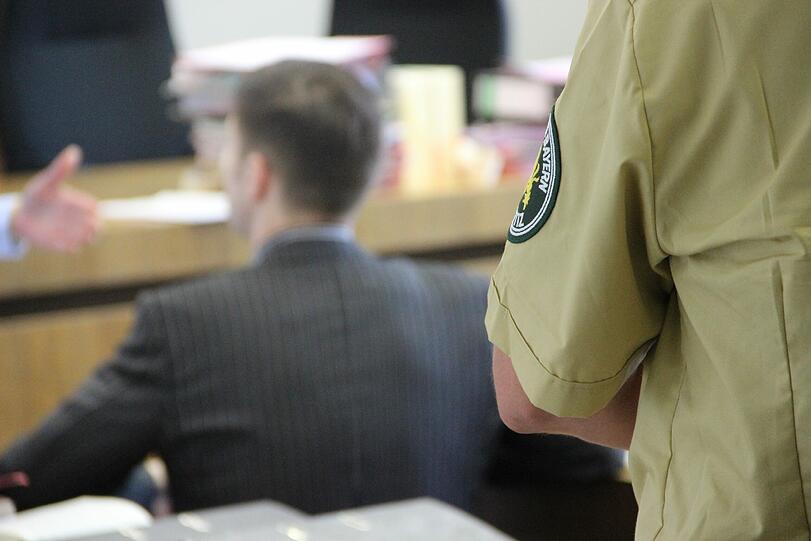 Notorischer Betrüger: Vor Gericht gestand Florian T. (25).