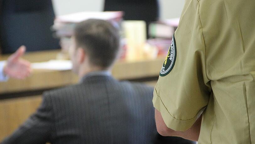 Notorischer Betrüger: Vor Gericht gestand Florian T. (25). Notorischer Betrüger: Vor Gericht gestand Florian T. (25).