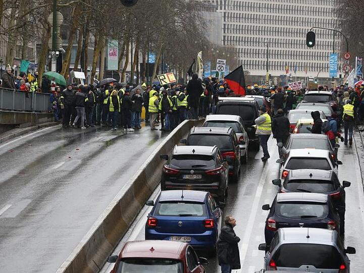 Nach Schätzungen der Polizei beteiligten sich vor kurzem rund 70 000 Bürger an einem "Marsch für das Klima" in Brüssel.