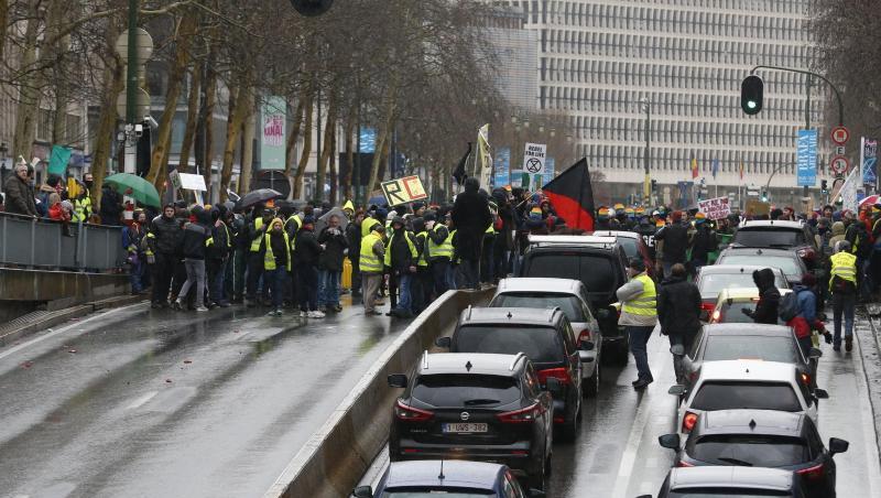 Nach Schätzungen der Polizei beteiligten sich vor kurzem rund 70 000 Bürger an einem "Marsch für das Klima" in Brüssel. Nach Schätzungen der Polizei beteiligten sich vor kurzem rund 70 000 Bürger an einem "Marsch für das Klima" in Brüssel.