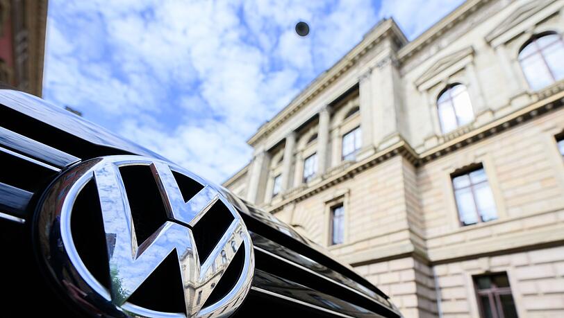 Am Landgericht Braunschweig beginnt ein zweiter Betrugsprozess zur Aufklärung des Dieselskandals bei VW. (Archivbild) Am Landgericht Braunschweig beginnt ein zweiter Betrugsprozess zur Aufklärung des Dieselskandals bei VW. (Archivbild)