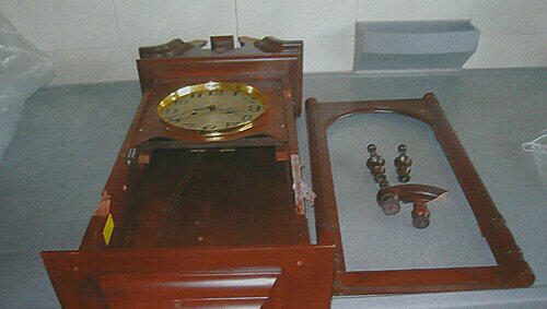 In dieser Wanduhr wurde das Kokain geschmuggelt. In dieser Wanduhr wurde das Kokain geschmuggelt.
