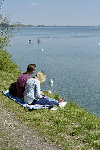 So lässt sich die beruhigende Kraft des Wassers genießen. So lässt sich die beruhigende Kraft des Wassers genießen.
