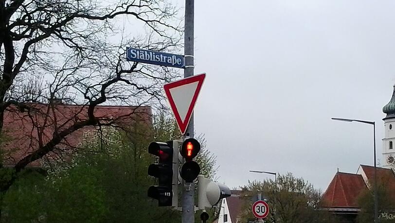 Die Stäblistraße - in der Verlängerung bald ein attraktiver Grünzug? Die Stäblistraße - in der Verlängerung bald ein attraktiver Grünzug?