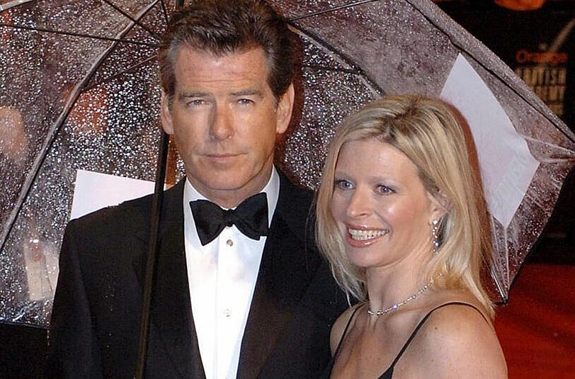 Ein Bild aus glücklicheren Tagen: Schauspieler Pierce Brosnan (60) mit seiner Tochter Charlotte bei der Verleihung der British Academy of Film and Television Arts Awards (BAFTA) am 19.02.2006.
