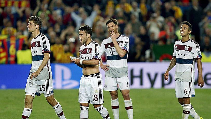 Ratlosigkeit pur: Der FC Bayern nach der 0:3-Pleite gegen Barcelona. Ratlosigkeit pur: Der FC Bayern nach der 0:3-Pleite gegen Barcelona.