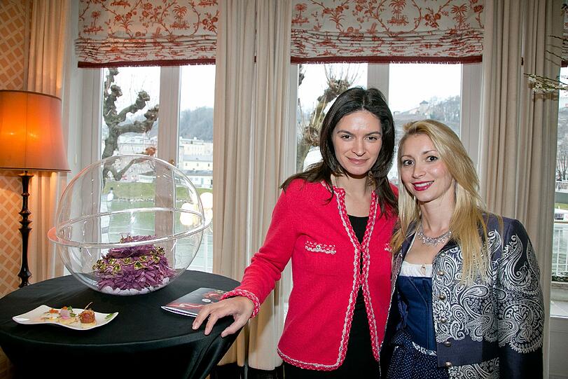 Armie-Angélique Lassiwe (Hoteldirektorin Sacher) und Nathalie Knauf