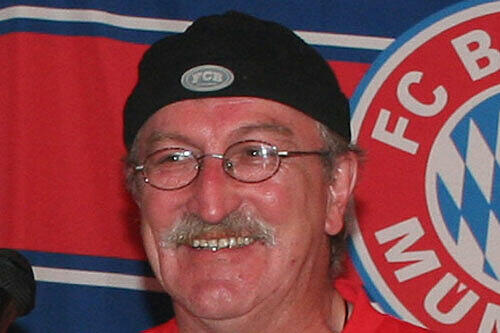 Manfred Pape (55) ist seit dem Aufstieg in die Bundesliga eingefleischter Bayern-Fan