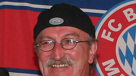 Manfred Pape (55) ist seit dem Aufstieg in die Bundesliga eingefleischter Bayern-Fan