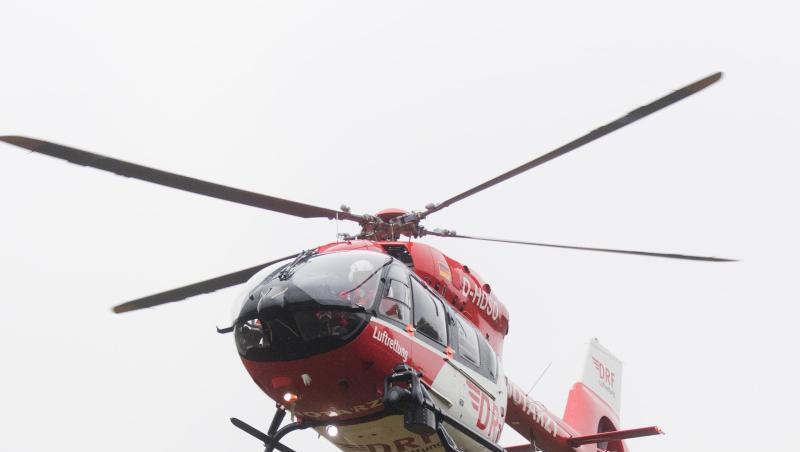 Ein Hubschrauber der Luftrettung im Einsatz. Foto: Julian Stratenschulte/Archiv Ein Hubschrauber der Luftrettung im Einsatz. Foto: Julian Stratenschulte/Archiv