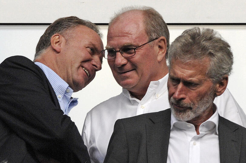 Drei Granden des FC Bayern: Der frühere Vorstandsboss Karl-Heinz Rummenigge, Ehrenpräsident Uli Hoeneß und Paul Breitner (v.l.).