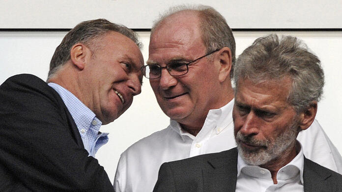 Drei Granden des FC Bayern: Der frühere Vorstandsboss Karl-Heinz Rummenigge, Ehrenpräsident Uli Hoeneß und Paul Breitner (v.l.). (Archivbild)