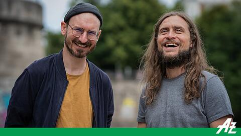 Lars Claßen (links) und Florian Keck wollen neue Maßstäbe in ökologischer und sozial gerechter Verlagsarbeit setzen.
