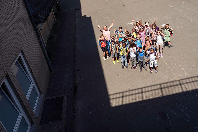 Die neue "37°"-Reportage ist der Beginn einer Langzeitbeobachtung. Das ZDF will die Schülerinnen und Schüler mehrere Jahre begleiten. Die neue "37°"-Reportage ist der Beginn einer Langzeitbeobachtung. Das ZDF will die Schülerinnen und Schüler mehrere Jahre begleiten.