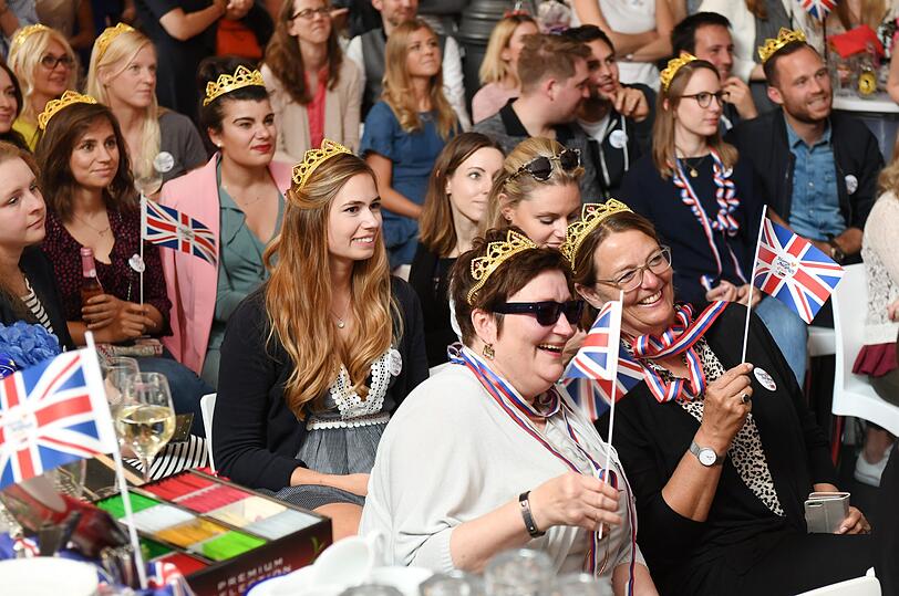Public Viewing in München zur Hochzeit von Prinz Harry und Meghan Markle. Die Bilder.