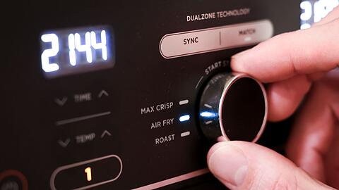 Viele Verbraucher loben die einfache Bedienung und die vielseitigen Einsatzm&ouml;glichkeiten des Airfryers.