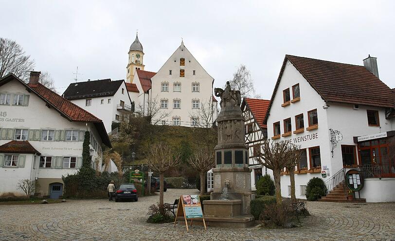 So idyllisch ist der Marktplatz von Bad Grönenbach: Unvorstellbar, dass hier ein Mord passiert - die Anwohner sind fassungslos.