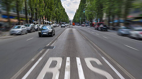 Auf der Leopolstraße stritten sich zwei Autofahrer. (Archivbild)