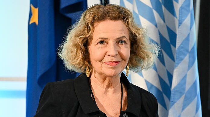 Michaela May im Bayerischen Landtag: Die Schauspielerin kam nicht nur auf einen Besuch vorbei.