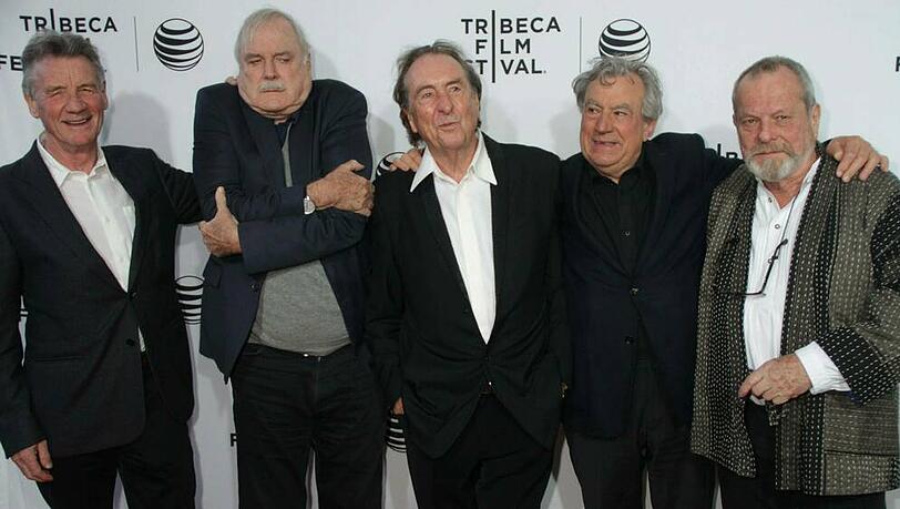Einer der letzten gemeinsamen Auftritte mit dem nun verstorbenen Terry Jones: die "Monty Pythons" 2015 beim Tribeca Film Festival. Einer der letzten gemeinsamen Auftritte mit dem nun verstorbenen Terry Jones: die "Monty Pythons" 2015 beim Tribeca Film Festival.