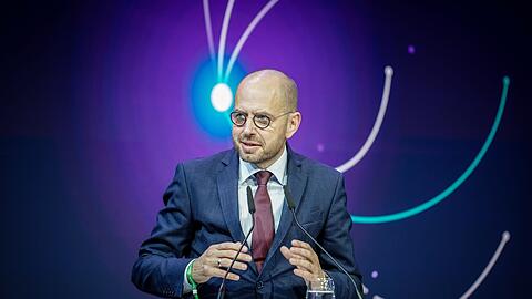 Siemens Energy-Chef Christian Bruch: Sein Unternehmen hebt seine Ziele an. (Archivbild)