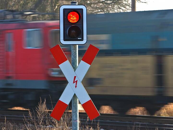 Ein Arbeiter wurde bei Tuntenhausen von einem Güterzug getötet