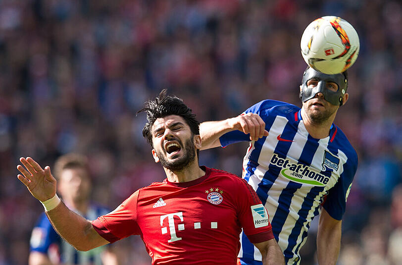 Serdar Tasci: Note 4. Zweiter Einsatz im Bayern-Trikot für die Leihgabe aus Moskau. Nach 53 Minuten im Februar gegen Darmstadt hatte er es diesmal mit seinem Ex-Kollegen aus VfB-Zeiten, mit Ibisevic zu tun. Oft im Brennpunkt, weil ohne Spielpraxis. Ganz okay, aber natürlich auch im Safety-first-Modus. Wird auch Meister.